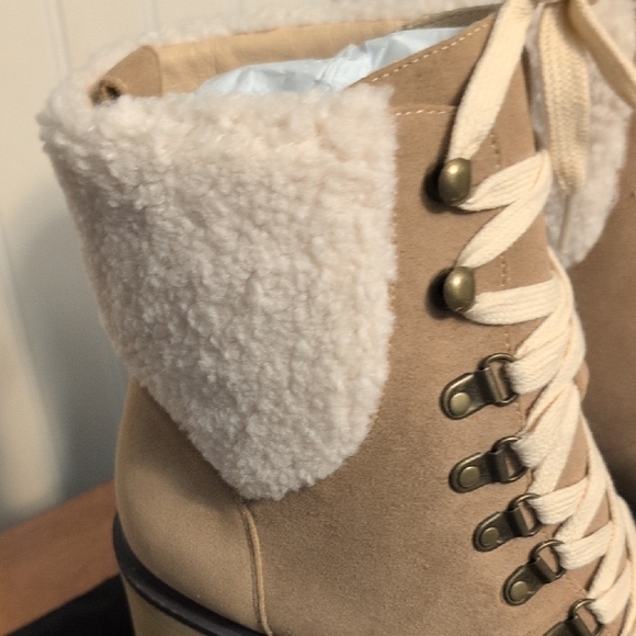 Oasis Society Lace-Up Boots - Picture 3 of 5